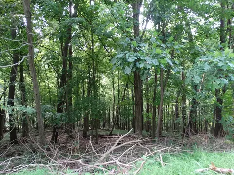 00 02 Moscow Rd, Amity, PA 15311