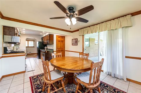 Dining - 10547 Melrose Dr, North Huntingdon, PA 15642 photo 2 of 2