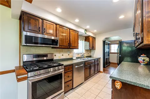 Kitchen - 10547 Melrose Dr, North Huntingdon, PA 15642 photo 3 of 6