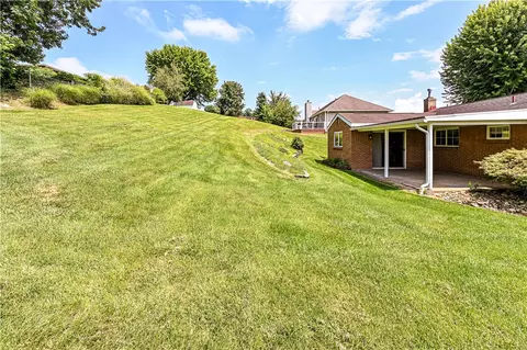 Exterior - 10547 Melrose Dr, North Huntingdon, PA 15642 photo 6 of 7