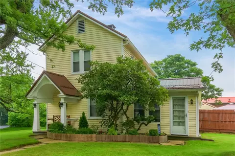 1675 Brighton Rd, Ellwood City, PA 16117