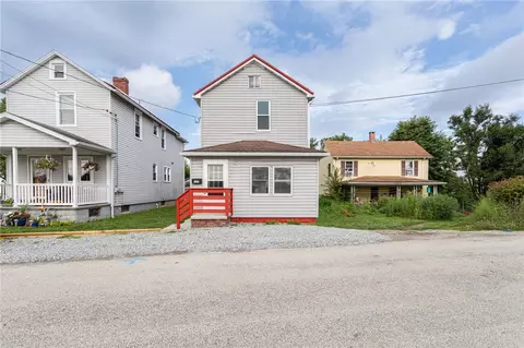 Exterior - 127 Braddock Rd, Mount Pleasant, PA 15666 photo 5 of 11