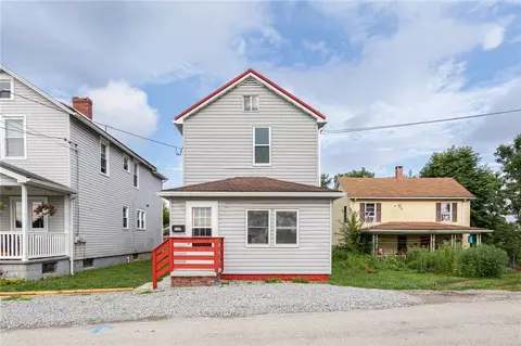 Exterior - 127 Braddock Rd, Mount Pleasant, PA 15666 photo 4 of 11