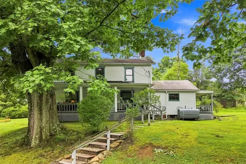3100 Snowden Rd, South Park, PA 15129