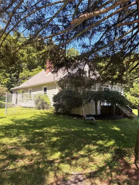 144 Calvert, New Castle, PA 16101