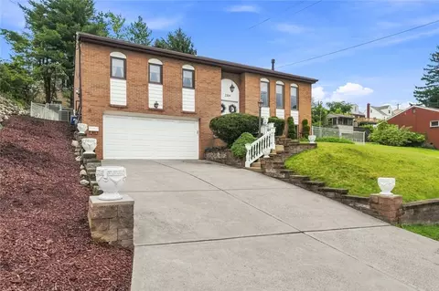 2304 Vermont Ave, West Mifflin, PA 15122