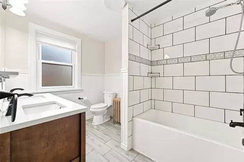 Bath - 722 Fairview Ave, Irwin, PA 15642 photo 2 of 3