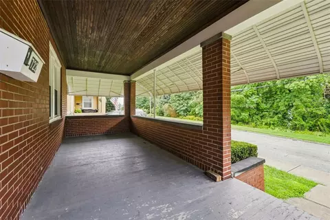 Exterior - 722 Fairview Ave, Irwin, PA 15642 photo 1 of 3