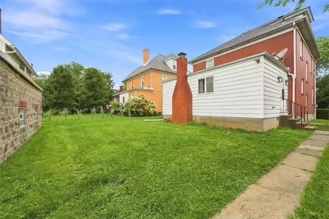 Exterior - 722 Fairview Ave, Irwin, PA 15642 photo 2 of 3