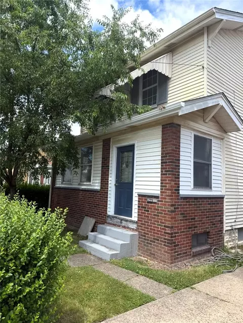 2112 Mcminn St, Aliquippa, PA 15001