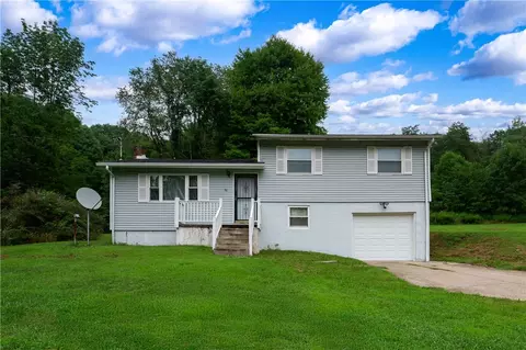 50 Flat Rd, Mercer, PA 16137