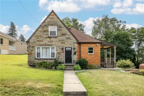 709 Center St, Conway, PA 15027