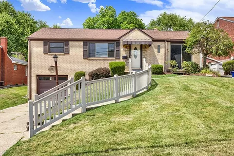 492 Lois Dr, Pittsburgh, PA 15236