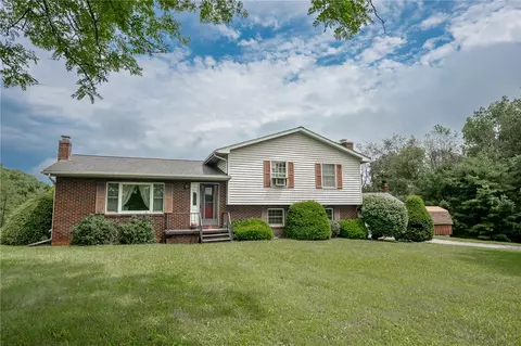 121 Pearl Dr, Shelocta, PA 15774
