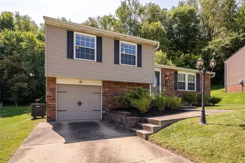 191 Pinehurst Dr, Freedom, PA 15042