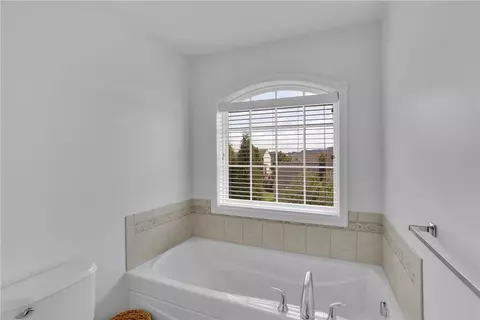 Bath - 213 Windham Ln, Mars, PA 16046 photo 3 of 5