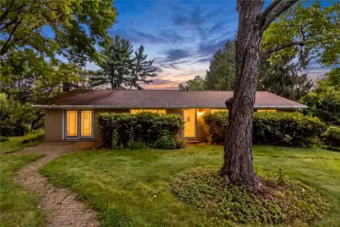 106 Oak Hill Dr, Valencia, PA 16059
