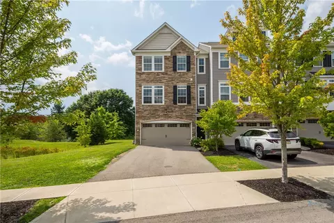 231 Eagle Dr, Cranberry Township, PA 16066