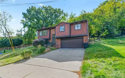 1 Fawcett Cir, Coraopolis, PA 15108
