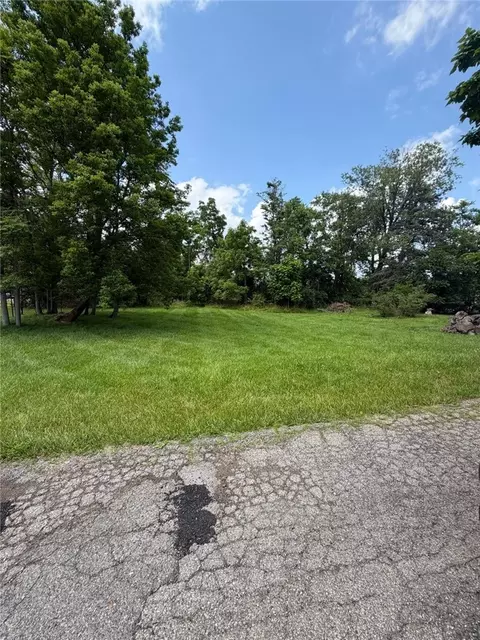 1210 Francis Pl, New Castle, PA 16101