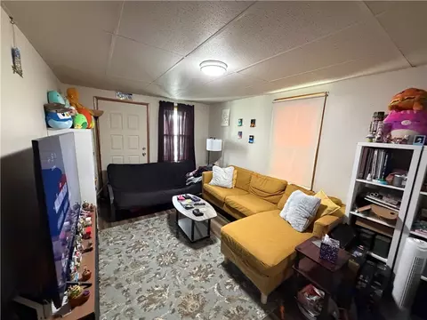 Living - 204 12 Longfellow St, Vandergrift, PA 15690 photo 4 of 4
