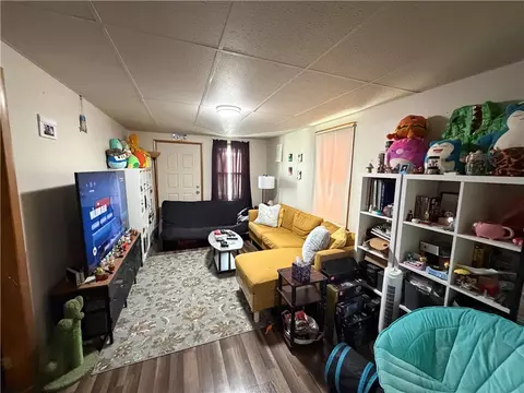 Living - 204 12 Longfellow St, Vandergrift, PA 15690 photo 1 of 4