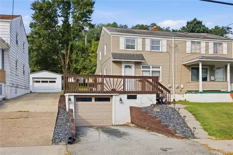321 Cedar St, Jeannette, PA 15644