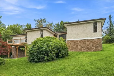7440 Noblestown Rd, Oakdale, PA 15071