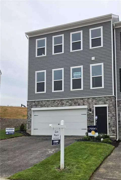 103 Laurel Hills Dr #632, Sarver, PA 16055