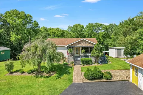160 Cain Rd, Clinton, PA 15026