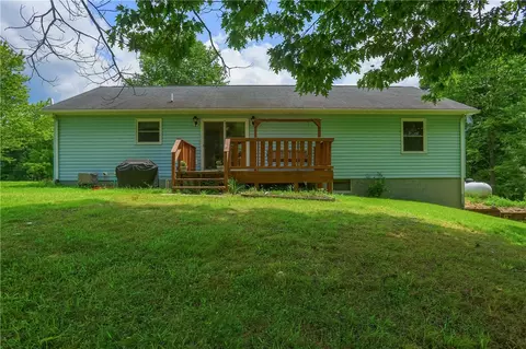 191 Tate Rd, Hookstown, PA 15050