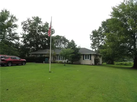 2049 Prospect Rd, Prospect, PA 16052