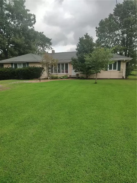 2049 Prospect Rd, Prospect, PA 16052