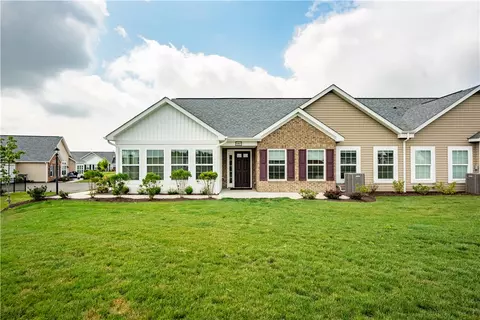 1083 Forest Oaks Dr, Butler, PA 16001