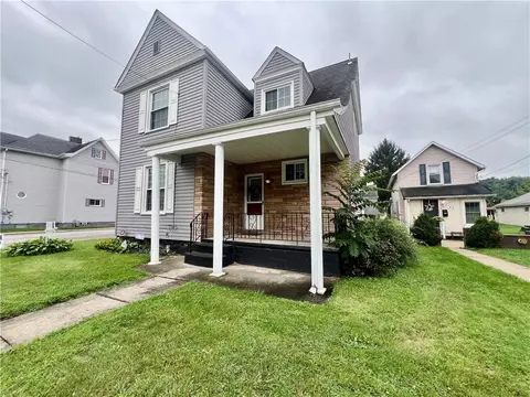 920 Dewey Ave, New Castle, PA 16101