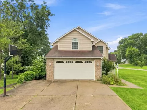 200 1st St, Freedom, PA 15042