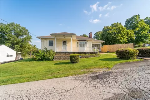 1008 Broad St, Connellsville, PA 15425