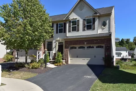 8021 Hinsdale Ln, Mcdonald, PA 15057
