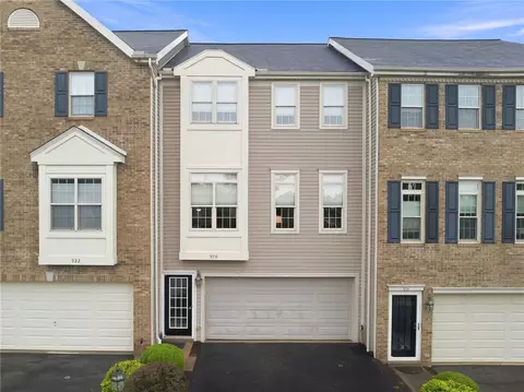 920 Royal Ct, Canonsburg, PA 15317