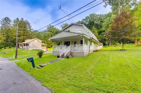 12 Rhodes Ave, Sewickley, PA 15143
