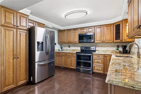 Kitchen - 124 Shellbark St, Clairton, PA 15025 photo 3 of 4