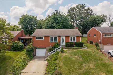 6347 Crestview Dr, South Park Township, PA 15129