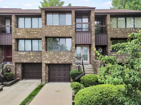 876 Fairways Dr, Oakmont, PA 15139