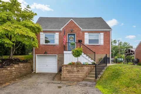 245 Lynn Dr, Pittsburgh, PA 15236