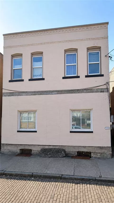 119-121 Shingiss St, Mckees Rocks, PA 15136