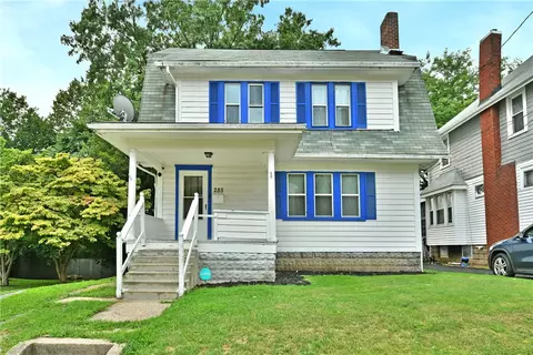 285 Independence Ct, Sharon, PA 16146