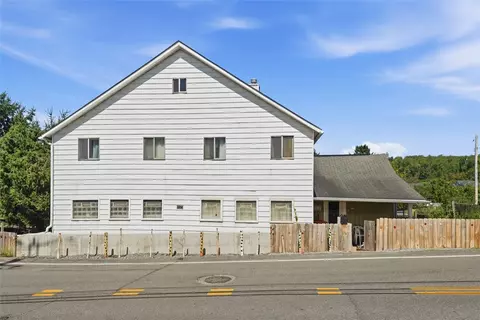 2254 Mckees Rocks Rd, Mckees Rocks, PA 15136