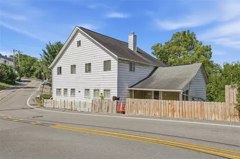 2254 Mckees Rocks Rd, Mckees Rocks, PA 15136
