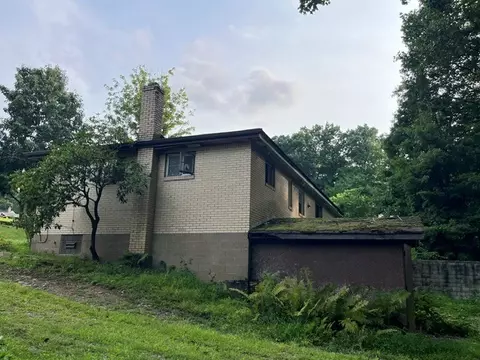 200 Forest Dr, Irwin, PA 15642 photo 6