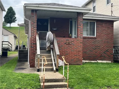 912 Vermont Ave, Glassport, PA 15045